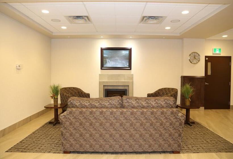 هتل Prairie Moon Inn & Suites Macklin