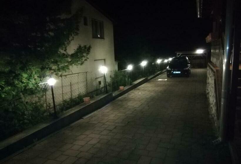 پانسیون Asta La Vista Vendégház