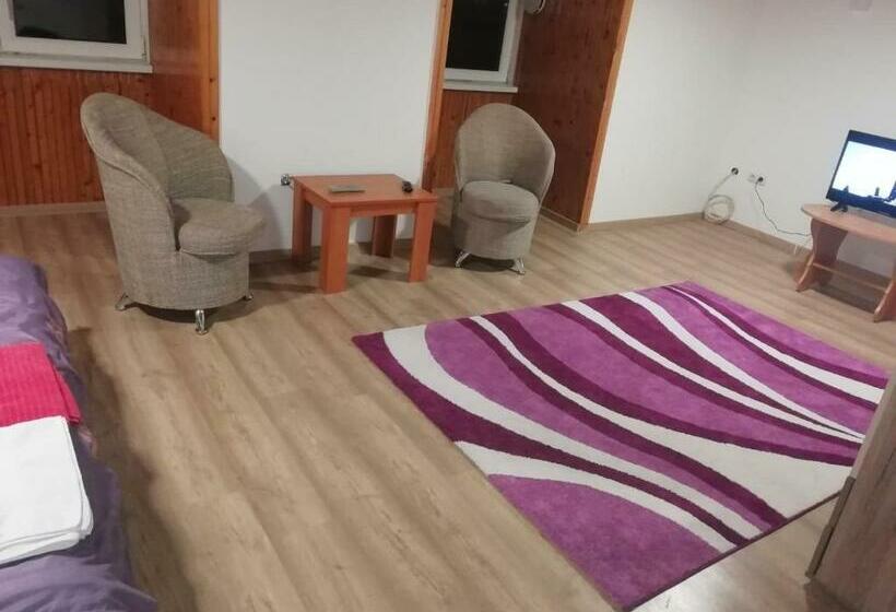 پانسیون Asta La Vista Vendégház