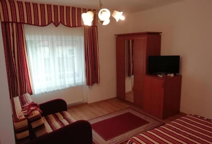 پانسیون Asta La Vista Vendégház