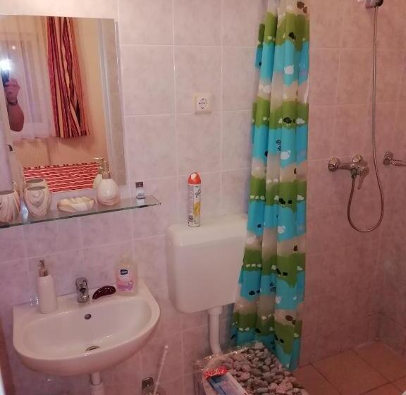 پانسیون Asta La Vista Vendégház