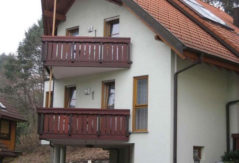 بنسيون Garni Zur Linde