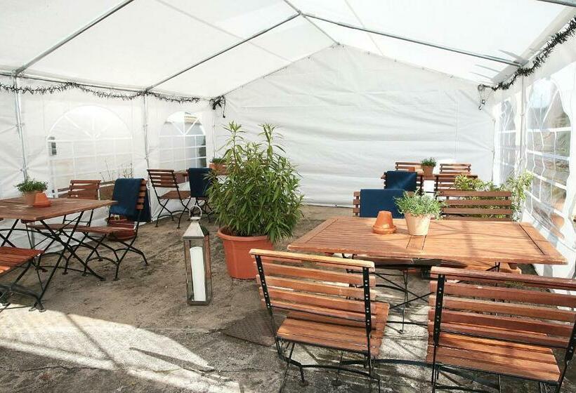 بنسيون Gasthaus Zur Krone