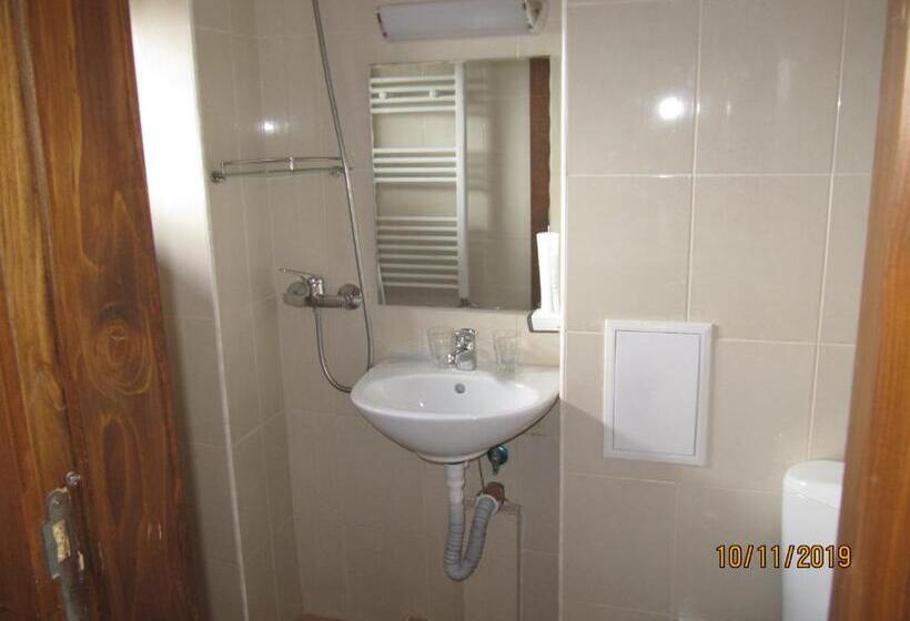 פנסיון Guest House Belchin View