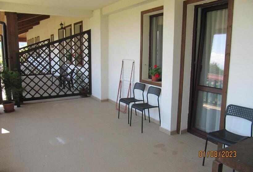 פנסיון Guest House Belchin View