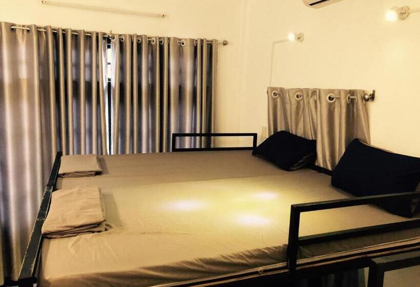 Friendly House Hostel
