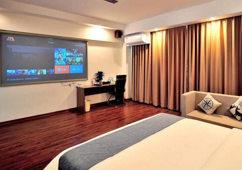 Отель Greentree Inn Dongfang City Dongfang Avenue High Speed Railway Station Express