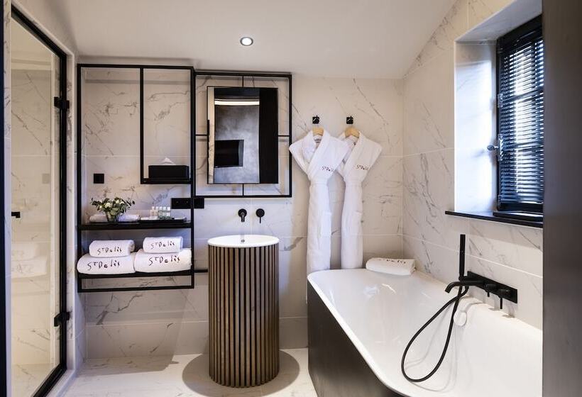 هتل Hôtel Saint Delis   La Maison Du Peintre   Relais & Châteaux