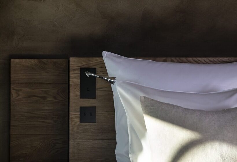 هتل Hôtel Saint Delis   La Maison Du Peintre   Relais & Châteaux
