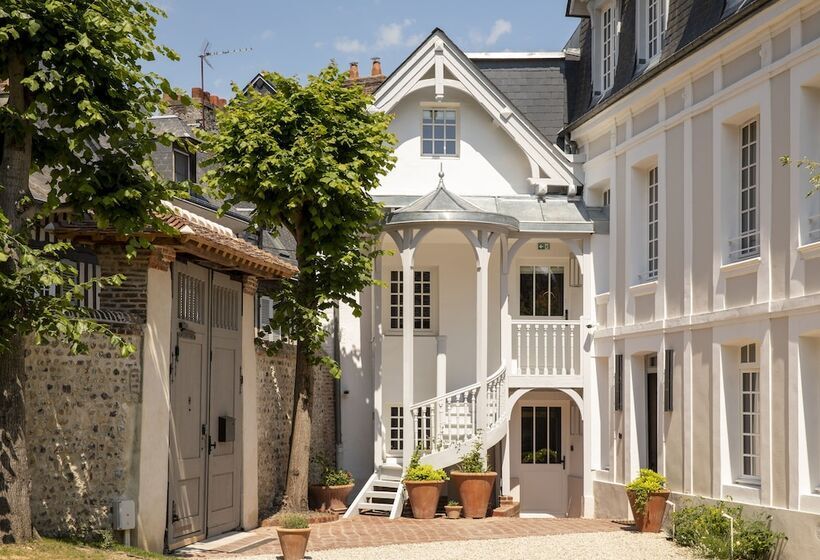 هتل Hôtel Saint Delis   La Maison Du Peintre   Relais & Châteaux