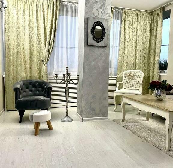 Jolie Apartments
