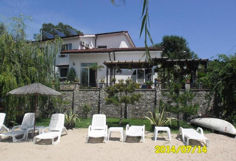 پانسیون Vila Raluca