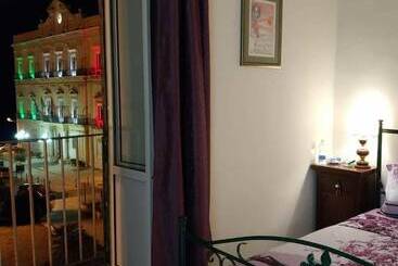 تختخواب و صبحانه Cuore Di Borgo Di Miccoli Graziana