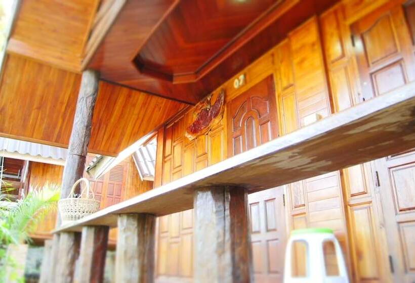 هتل Bansuanphuhong Resort