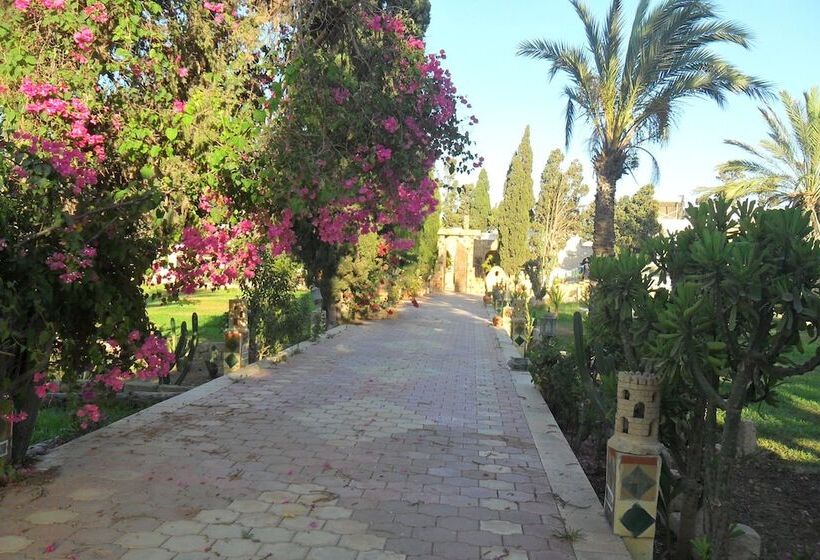 هتل Ben's House