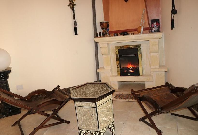 هتل Ben's House