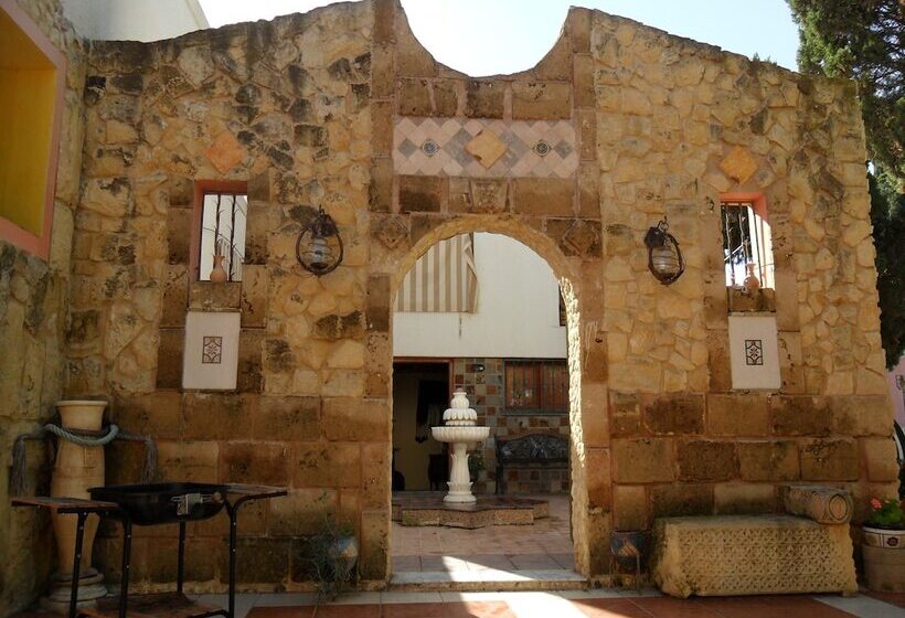 هتل Ben's House