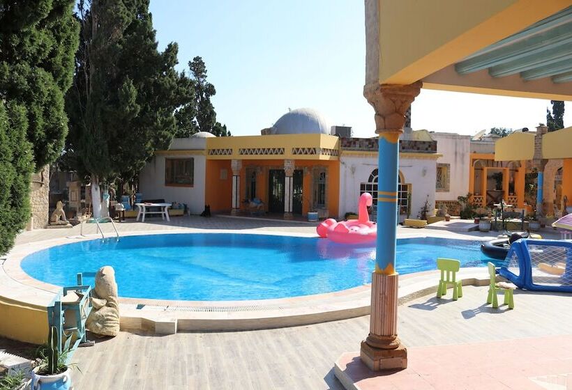 هتل Ben's House