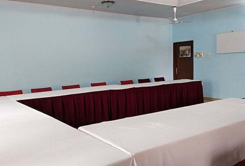 فندق Waterfront Paradise Resort