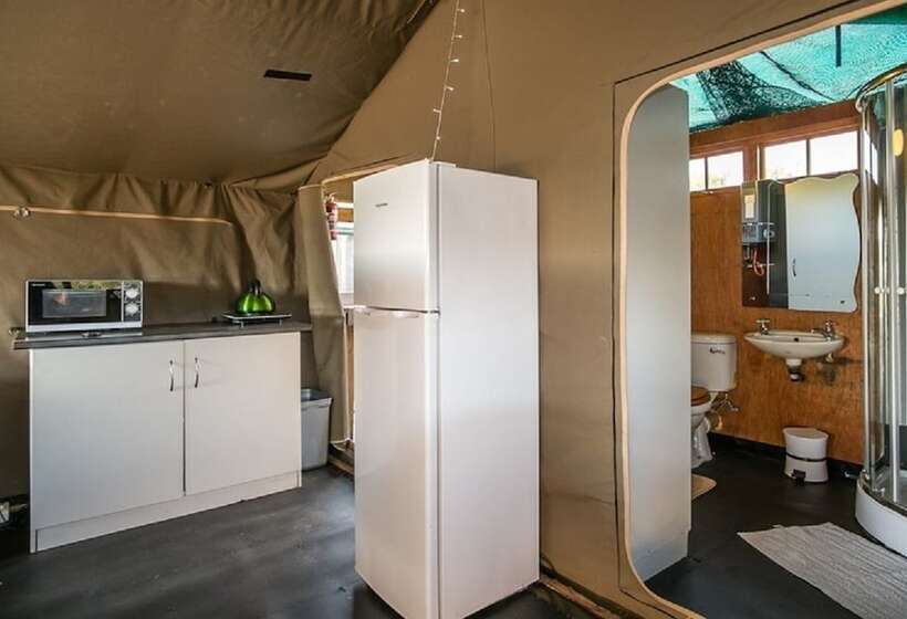 ホテル West Coast Luxury Tents