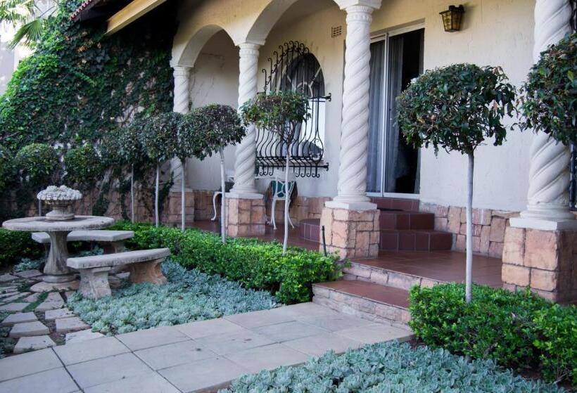 پانسیون Casa De Ross