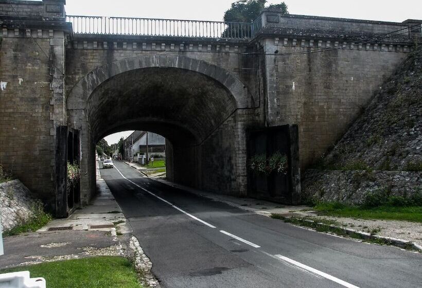 مبيت وإفطار Chambre D Hôtes Face à Briare