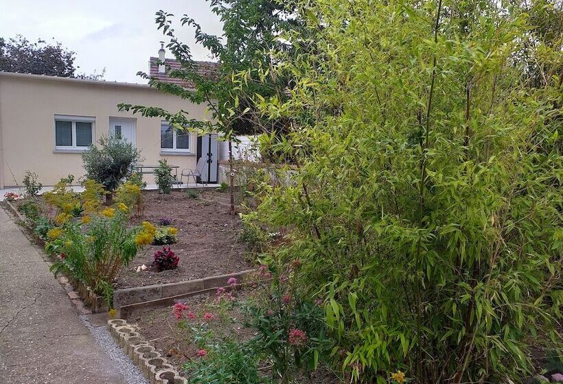 ベッドアンドブレックファースト Chambres Du Jardin Fleuri