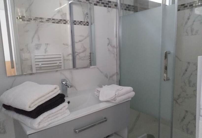 ベッドアンドブレックファースト Chambres Du Jardin Fleuri