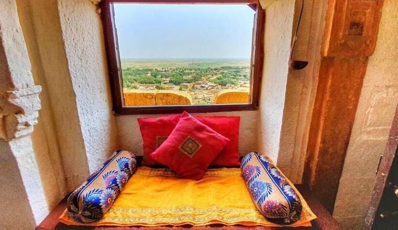 مبيت وإفطار Desert Haveli Guest House