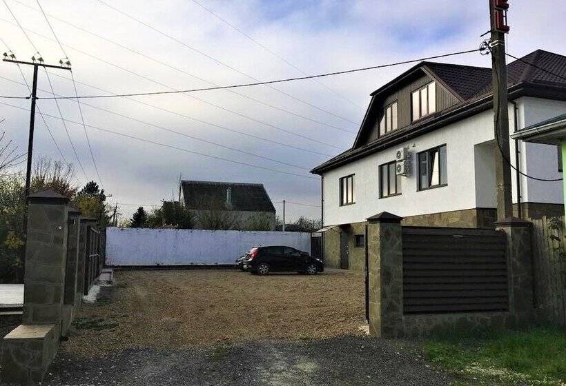 민박 Guesthouse On Rodnikovaya 9