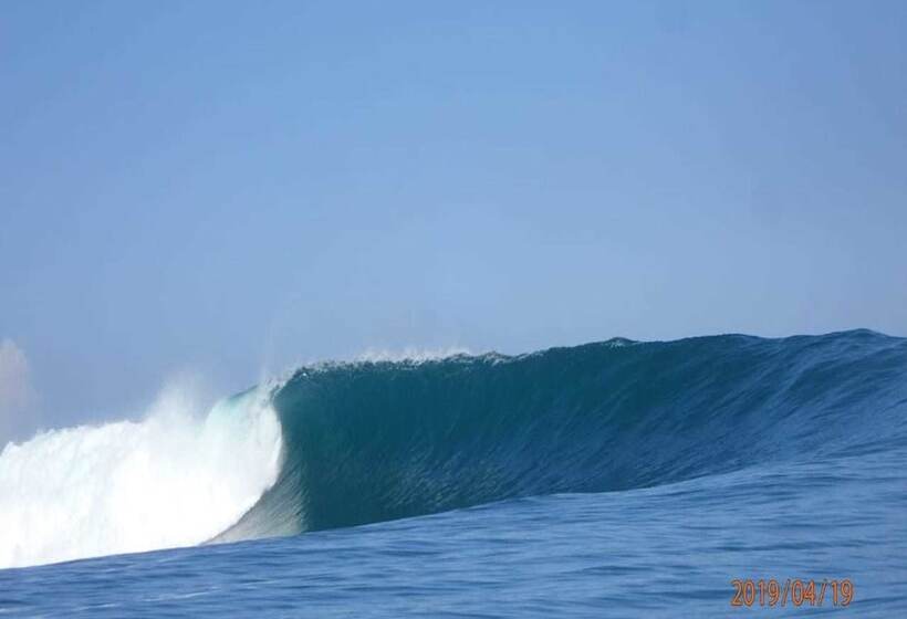 Ekas Surf Resort