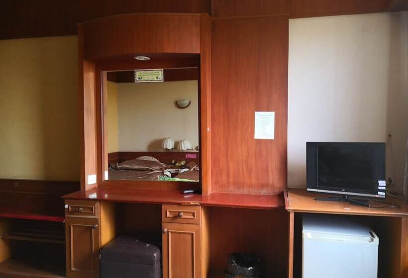 فندق Cl Garden Inn