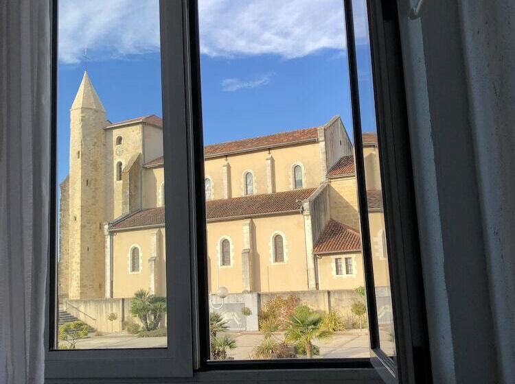 Отель Le Bon Geours