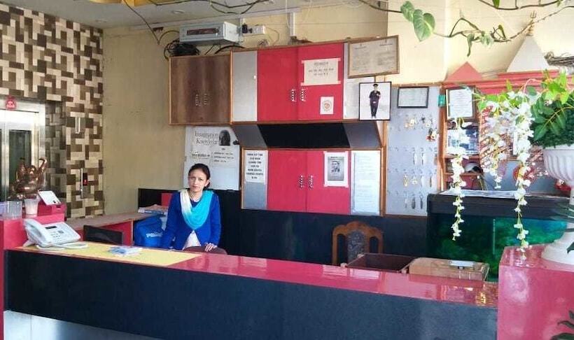 فندق Mall Palace, Pithoragarh