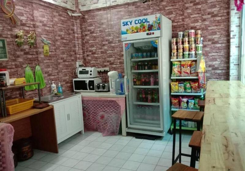 هتل Natcha Place Thammasat Rangsit