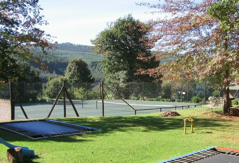 Отель Oaks Lifestyle Farm & Holiday Resort