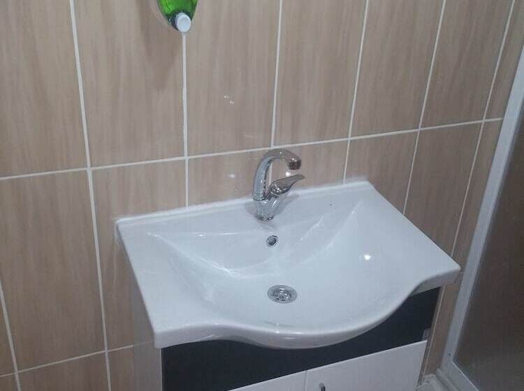 فندق Oba Kutuk Evleri