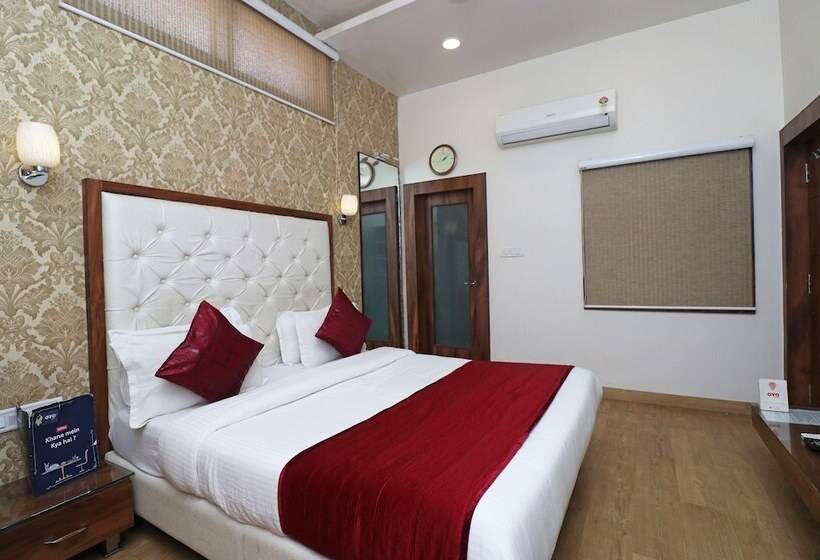 ホテル Pandav By Oyo Rooms