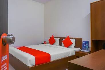 هتل Pioneer 2 By Oyo Rooms