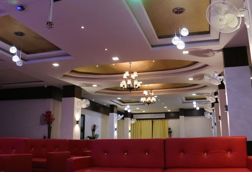 ホテル Shree Palace & Restaurant