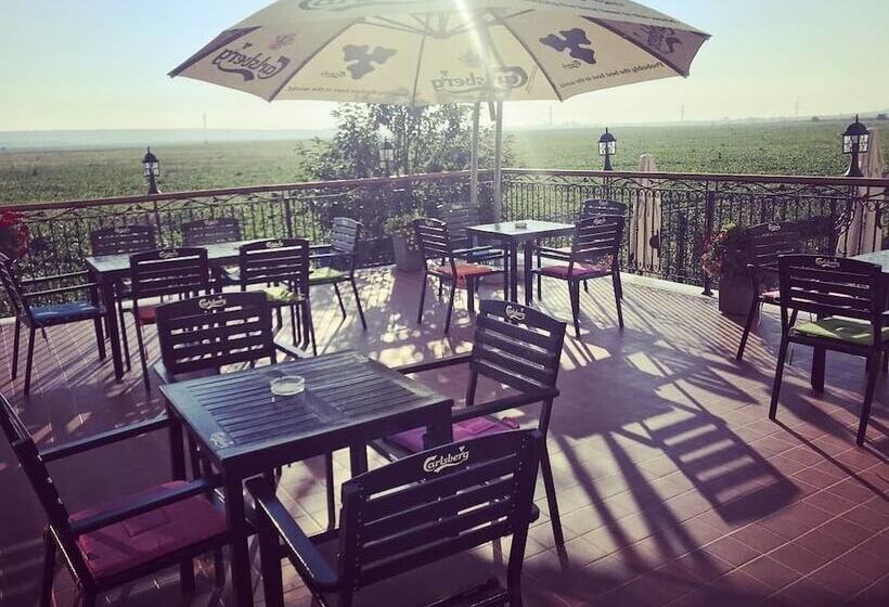 ホテル The Frontier