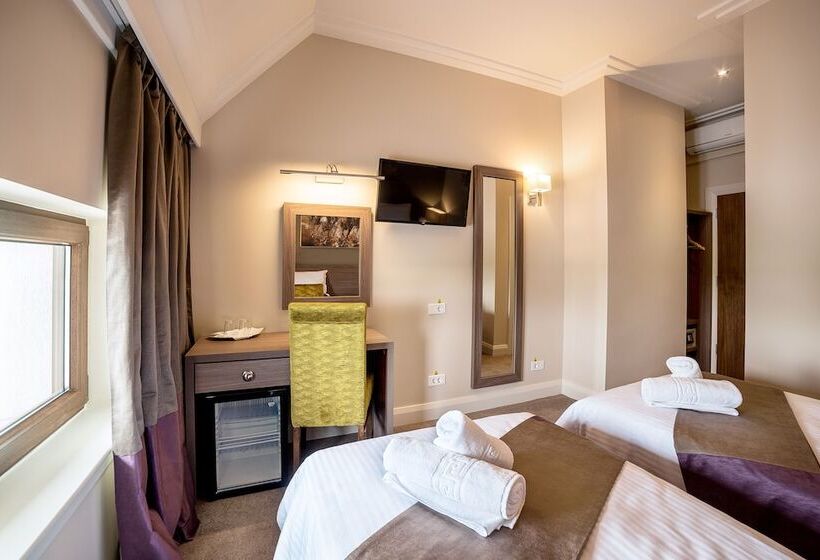 ホテル The Frontier