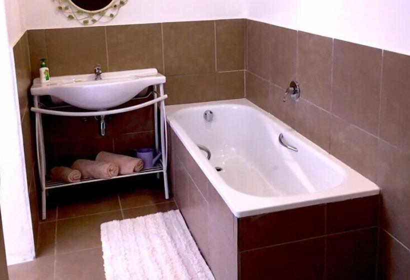 Пансион Ledges Retreat