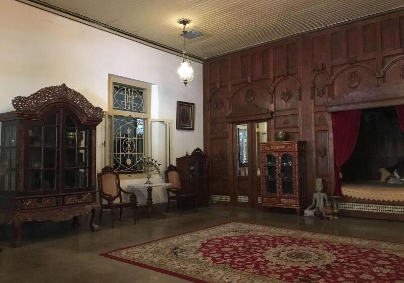 پانسیون Ndalem Natan Royal Heritage