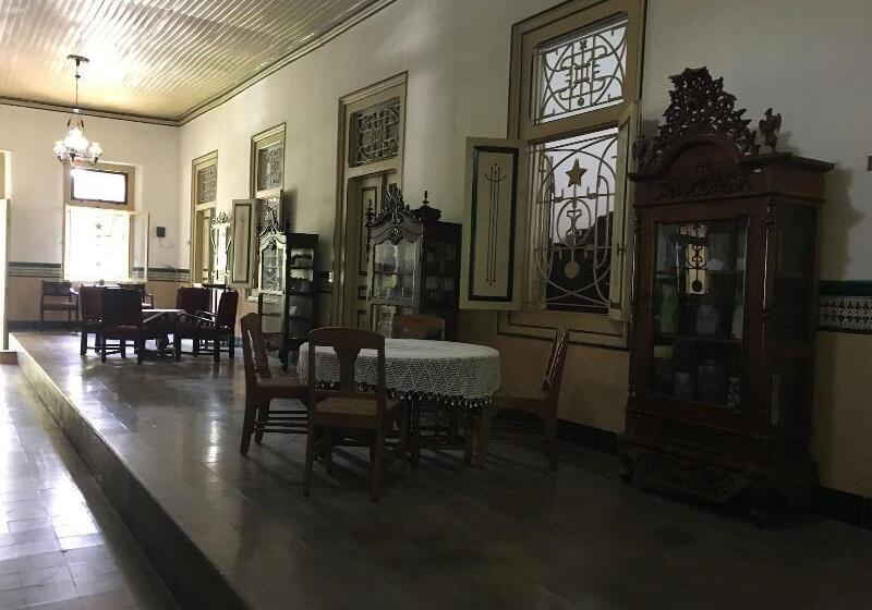 پانسیون Ndalem Natan Royal Heritage