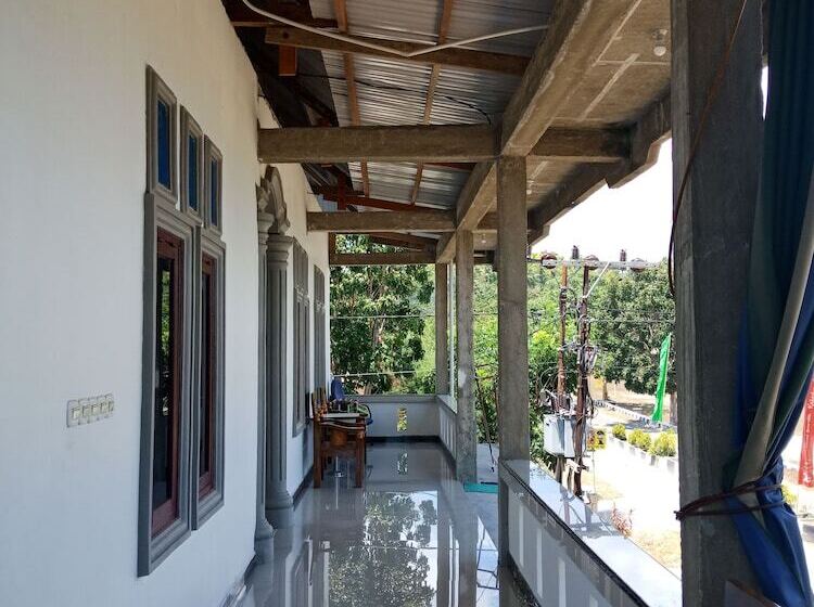 פנסיון Wakatobi Dive Inn