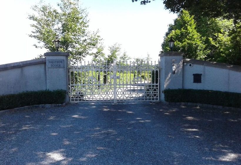 צימר Ballybur Lodge