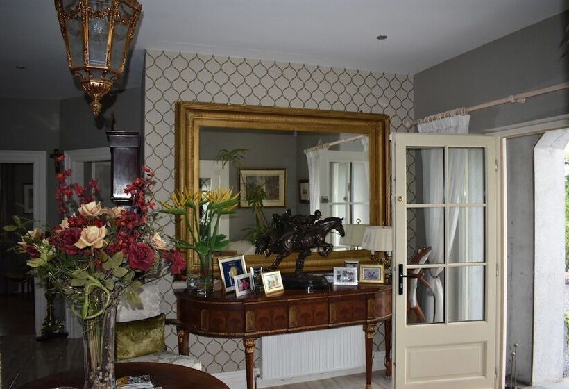 צימר Ballybur Lodge