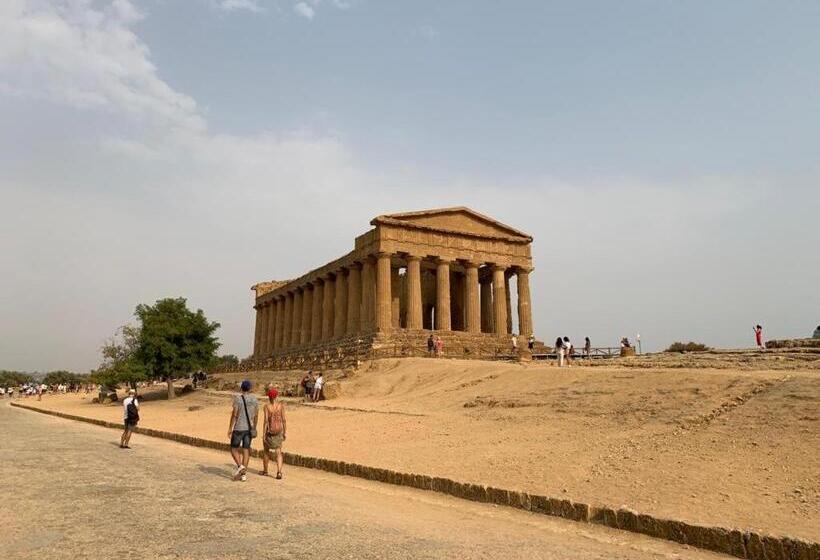 مبيت وإفطار Carrubella Santa Zita