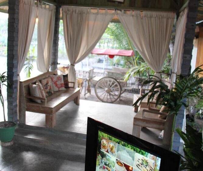 مبيت وإفطار Cemara Beachfront Suite